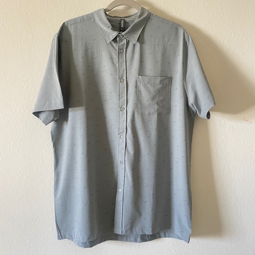 Vuori Men’s Short-Sleeve Bridge Button Down Blue Size XL NWOT